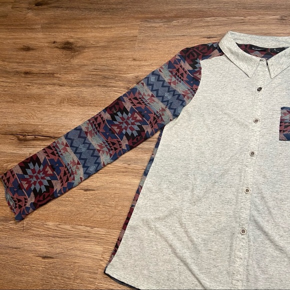 Aztec pattern Daytrip Button down shirt - Picture 5 of 6